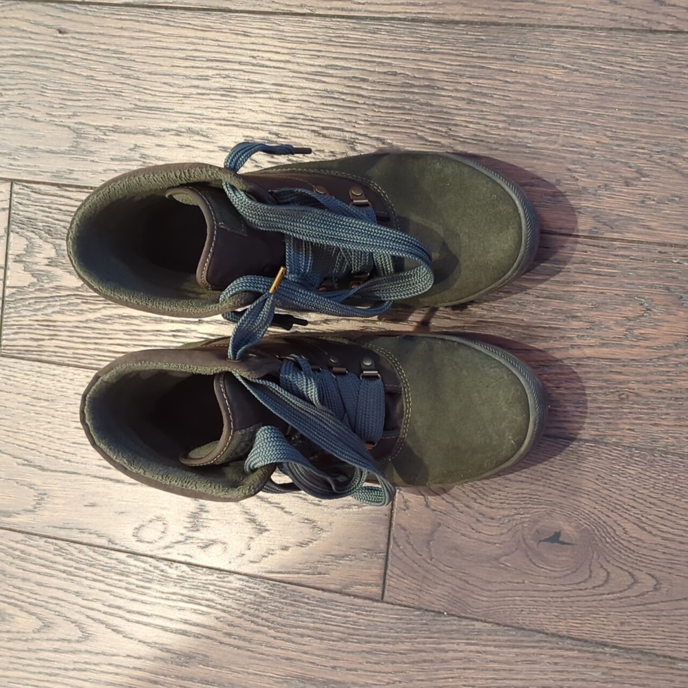 Suede olive Boots